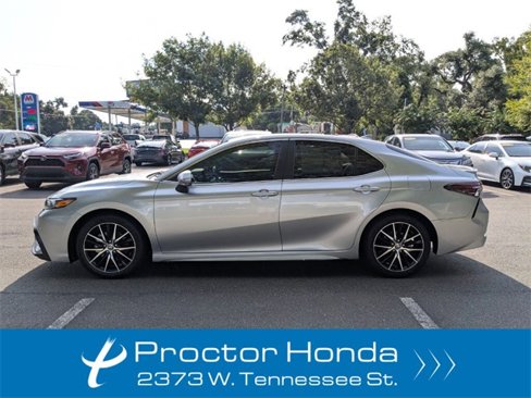 Used 2023 Toyota Camry SE image 11