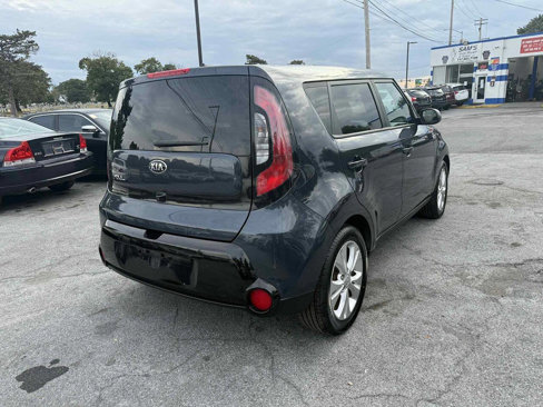 Used 2016 Kia Soul + image 4