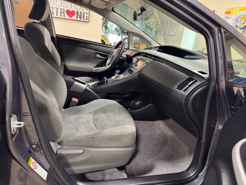 Used 2012 Toyota Prius Three image 38