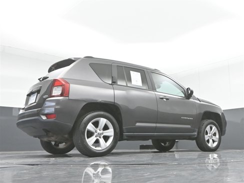 Used 2015 Jeep Compass 4WD image 32