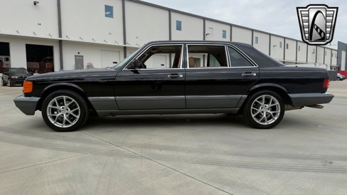 Used 1991 Mercedes-Benz 560 SEL image 3