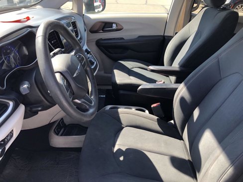Used 2017 Chrysler Pacifica Touring image 23