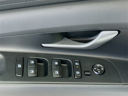New 2025 Hyundai Elantra SE image 19