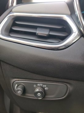 Used 2020 Chevrolet Equinox LS image 29