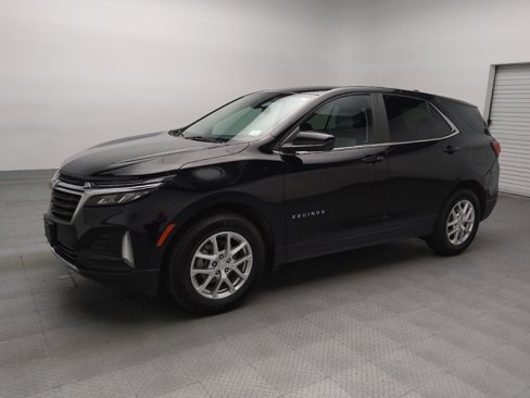 Used 2022 Chevrolet Equinox LT w/ Driver Convenience Package image 2