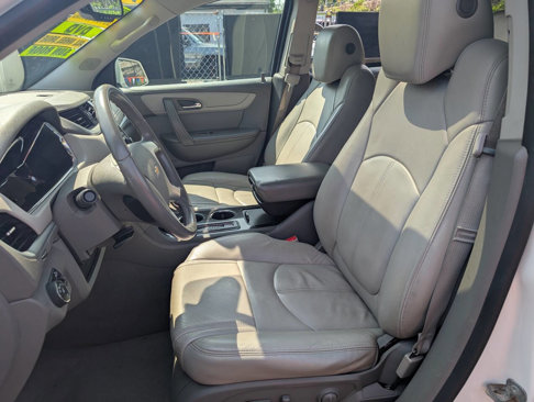 Used 2015 Chevrolet Traverse LT image 9