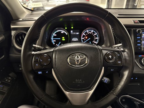 Used 2017 Toyota RAV4 Limited image 11