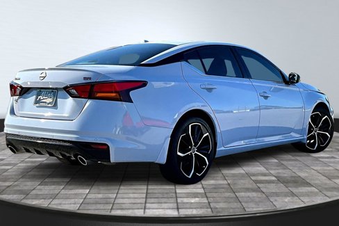 Used 2024 Nissan Altima 2.5 SR w/ SR Premium Package image 6