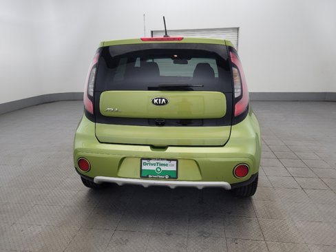 Used 2017 Kia Soul + image 7