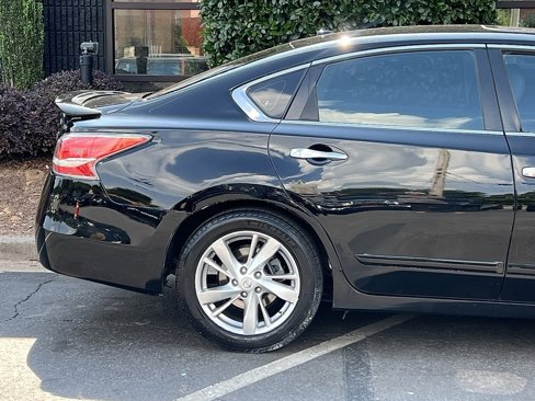 Used 2015 Nissan Altima 2.5 SL w/ Moonroof Package image 19