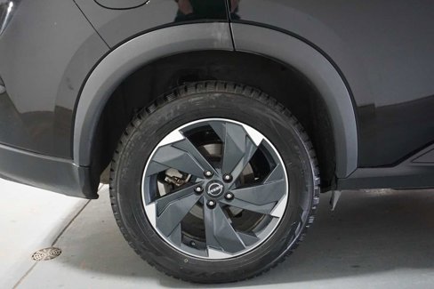 Used 2024 Nissan Rogue SV image 10