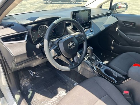 Used 2022 Toyota Corolla LE image 11