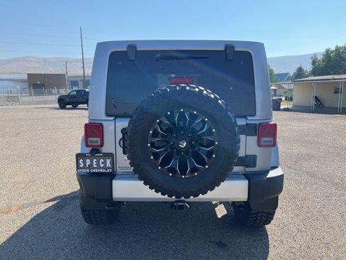 Used 2015 Jeep Wrangler Unlimited Sahara w/ Connectivity Group image 18