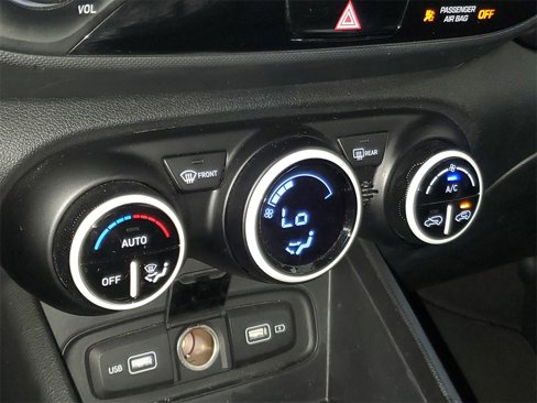 Used 2022 Hyundai Venue Limited image 22