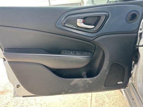 Used 2015 Chrysler 200 S w/ Navigation & Sound Group I image 9