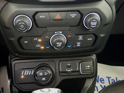 Used 2018 Jeep Renegade Trailhawk w/ Cold Weather Group II image 15