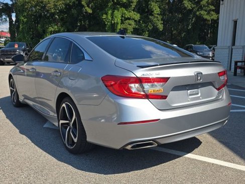 Used 2021 Honda Accord Sport image 3