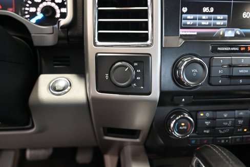Used 2015 Ford F150 Lariat image 24