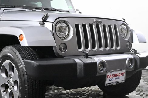 Used 2017 Jeep Wrangler Unlimited Sahara w/ Dual Top Group image 3