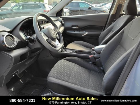 Used 2022 Nissan Kicks SV image 17