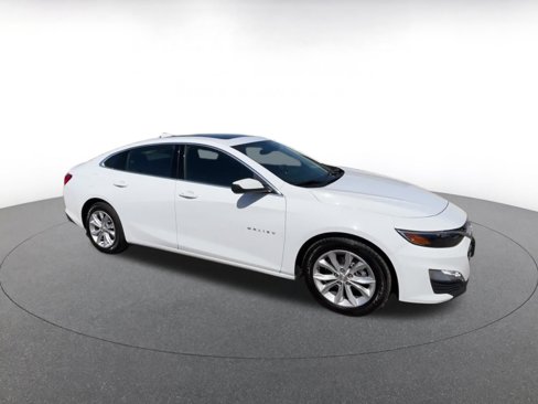 Used 2024 Chevrolet Malibu LT image 2