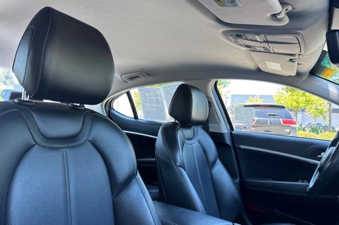 Used 2019 Genesis G70 2.0T Advanced image 18