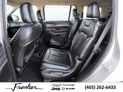 Used 2023 Jeep Grand Cherokee L Limited image 25