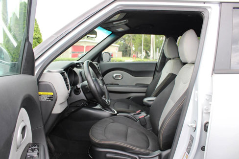 Used 2016 Kia Soul + image 4