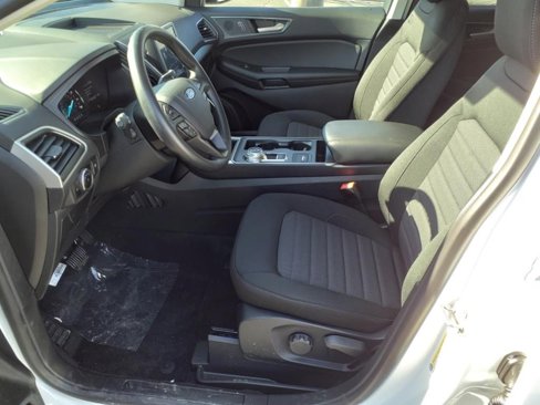 Used 2024 Ford Edge SE w/ Black Appearance Package image 3