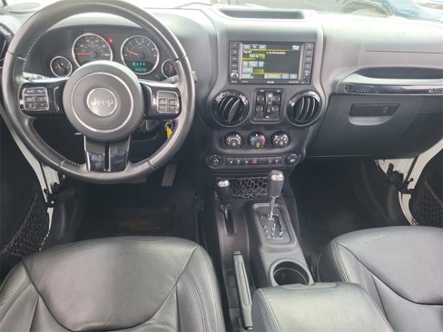 Used 2015 Jeep Wrangler Unlimited Sahara image 12
