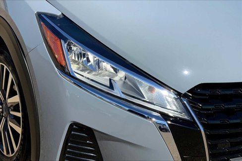 Used 2024 Nissan Kicks SV image 32