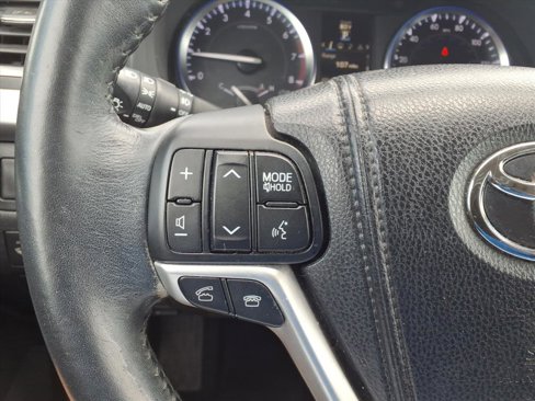 Used 2015 Toyota Highlander Limited image 10