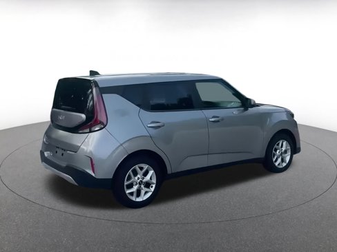 Used 2023 Kia Soul LX w/ LX Technology Package image 11