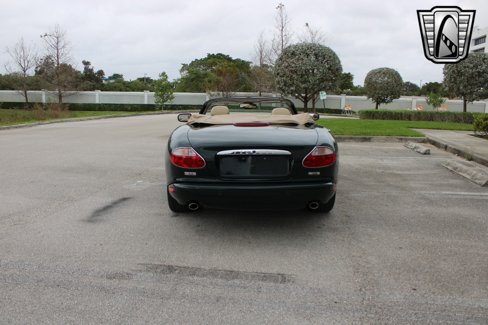 Used 2003 Jaguar XK8 Convertible image 3