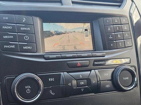 Used 2018 Ford Explorer XLT image 14