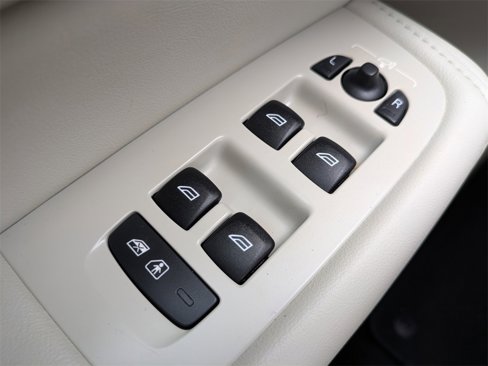 Certified 2022 Volvo XC60 B5 Inscription w/ Advanced Package image 25