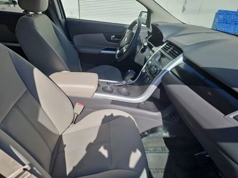 Used 2013 Ford Edge SE image 11