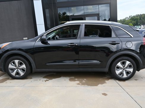 Used 2020 Kia Niro LX image 8