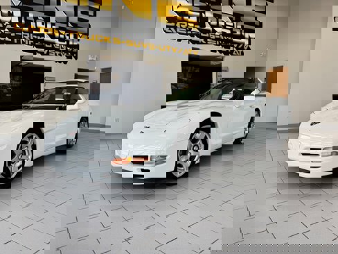 Used 1998 Chevrolet Corvette Coupe image 2