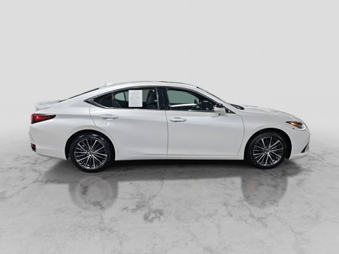 Used 2023 Lexus ES 300h w/ Premium Package image 4