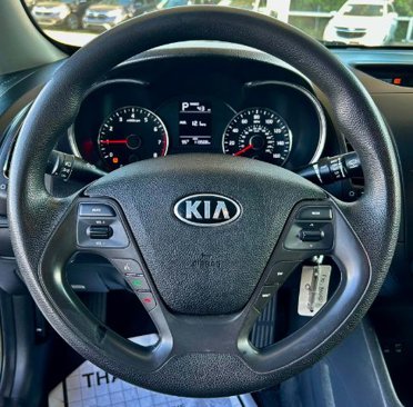 Used 2017 Kia Forte LX image 12