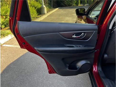 Used 2016 Nissan Rogue SV w/ SV Premium Package image 13
