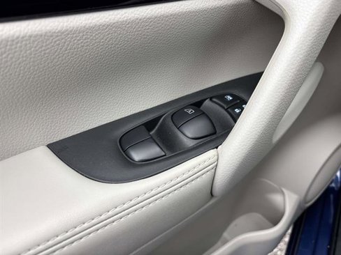 Used 2020 Nissan Rogue Sport SV w/ All-Weather Package image 15