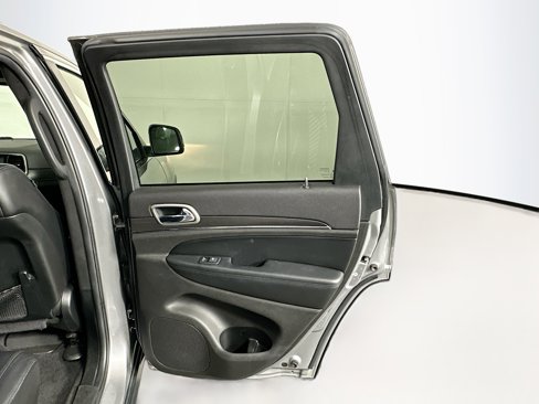 Used 2018 Jeep Grand Cherokee Limited image 29