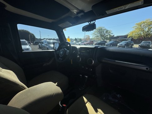 Used 2016 Jeep Wrangler Unlimited Sahara image 17