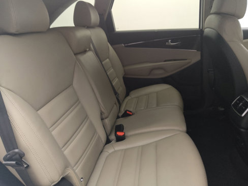Used 2017 Kia Sorento EX image 19