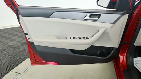 Used 2017 Hyundai Sonata SE w/ Cargo Package image 24