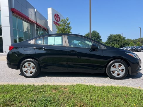 Used 2018 Chevrolet Cruze LS image 2