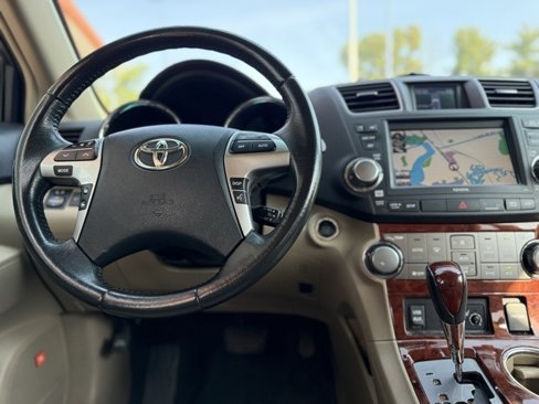 Used 2011 Toyota Highlander Limited image 20