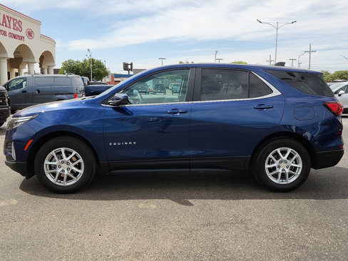 Used 2023 Chevrolet Equinox LT w/ Driver Convenience Package image 2